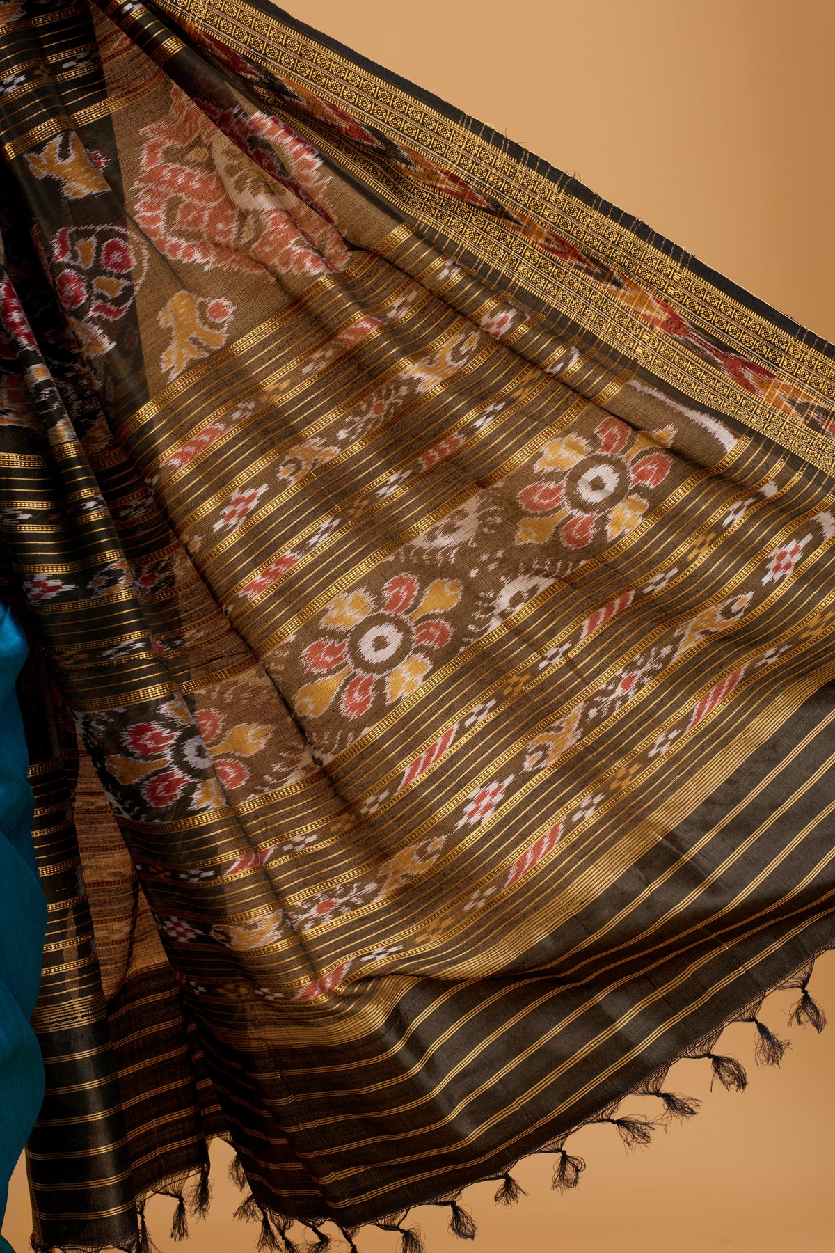 Phoda Kumbha Khandua Ikkat Silk Saree - Blue & Black