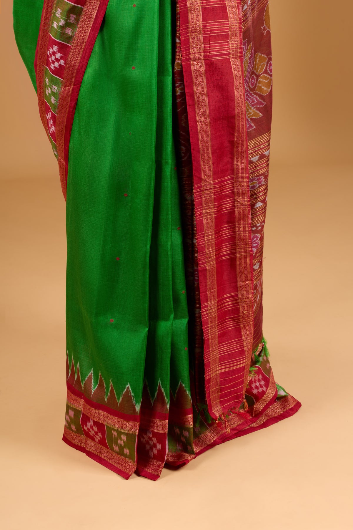 Exclusive Odisha Ikkat Pasapali Border Khandua Silk Saree - Green & Red