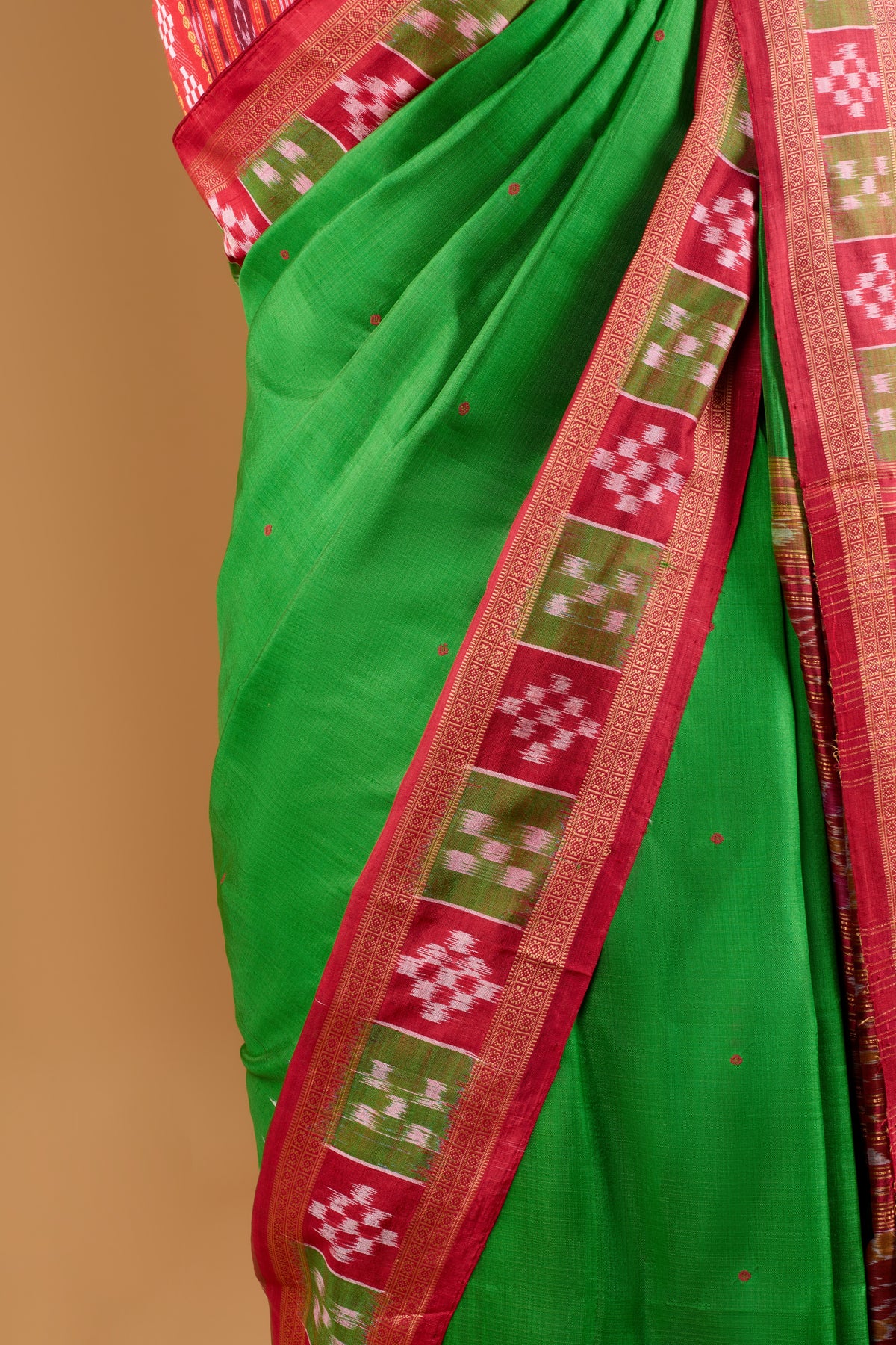 Exclusive Odisha Ikkat Pasapali Border Khandua Silk Saree - Green & Red