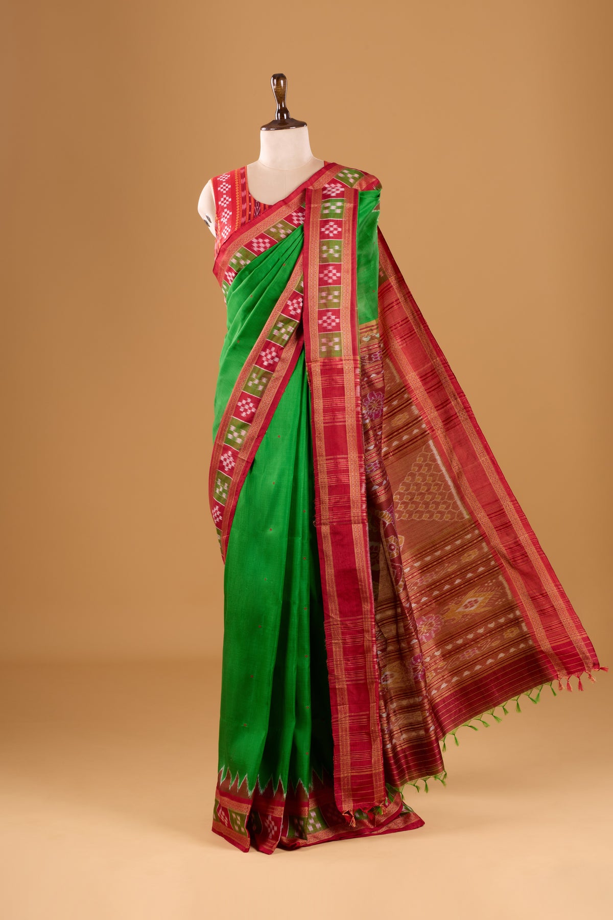 Exclusive Odisha Ikkat Pasapali Border Khandua Silk Saree - Green & Red