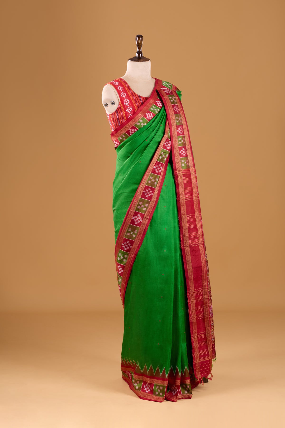 Exclusive Odisha Ikkat Pasapali Border Khandua Silk Saree - Green & Red