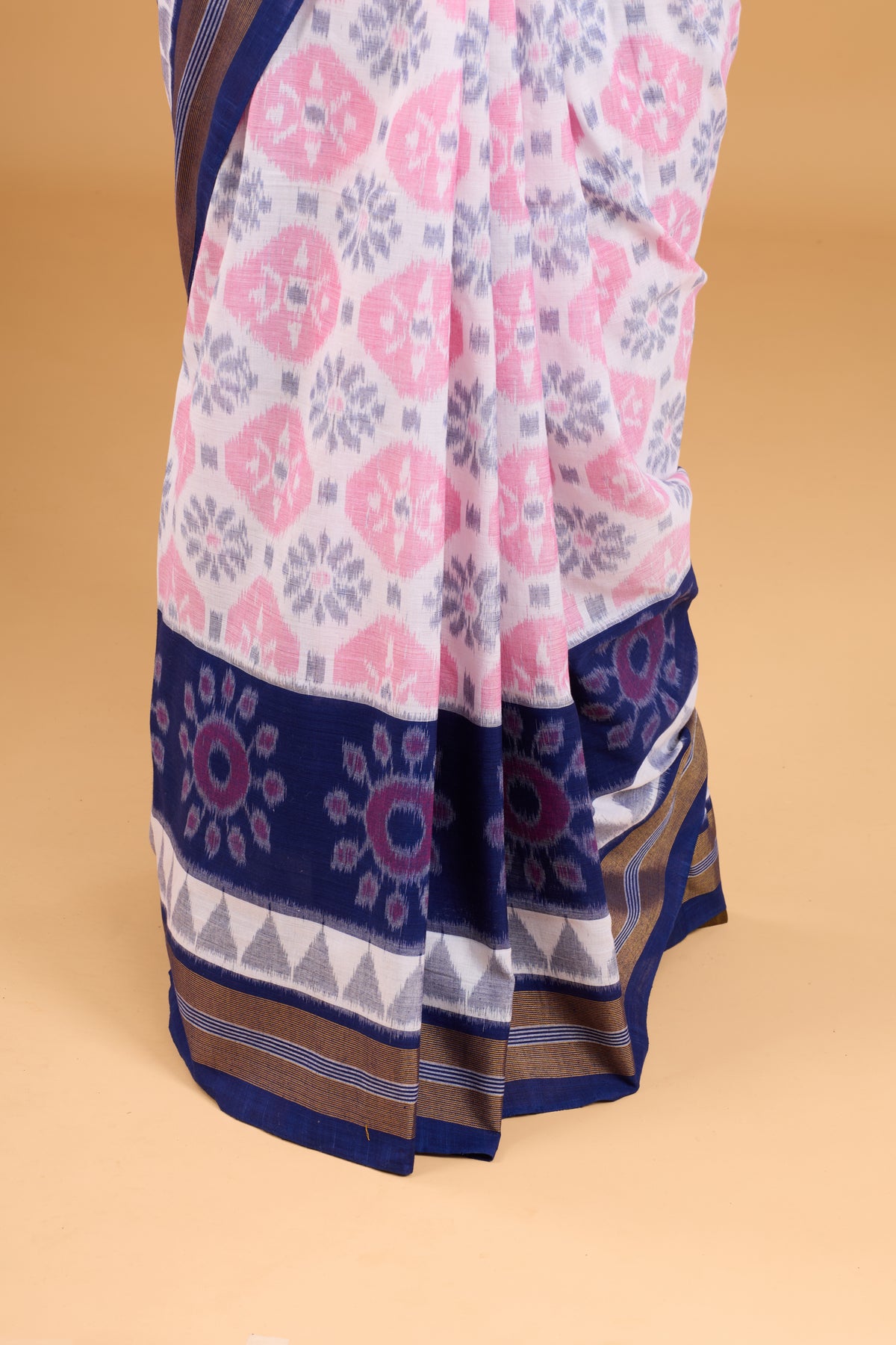 Odisha Ikkat Khandua Cotton Saree - White