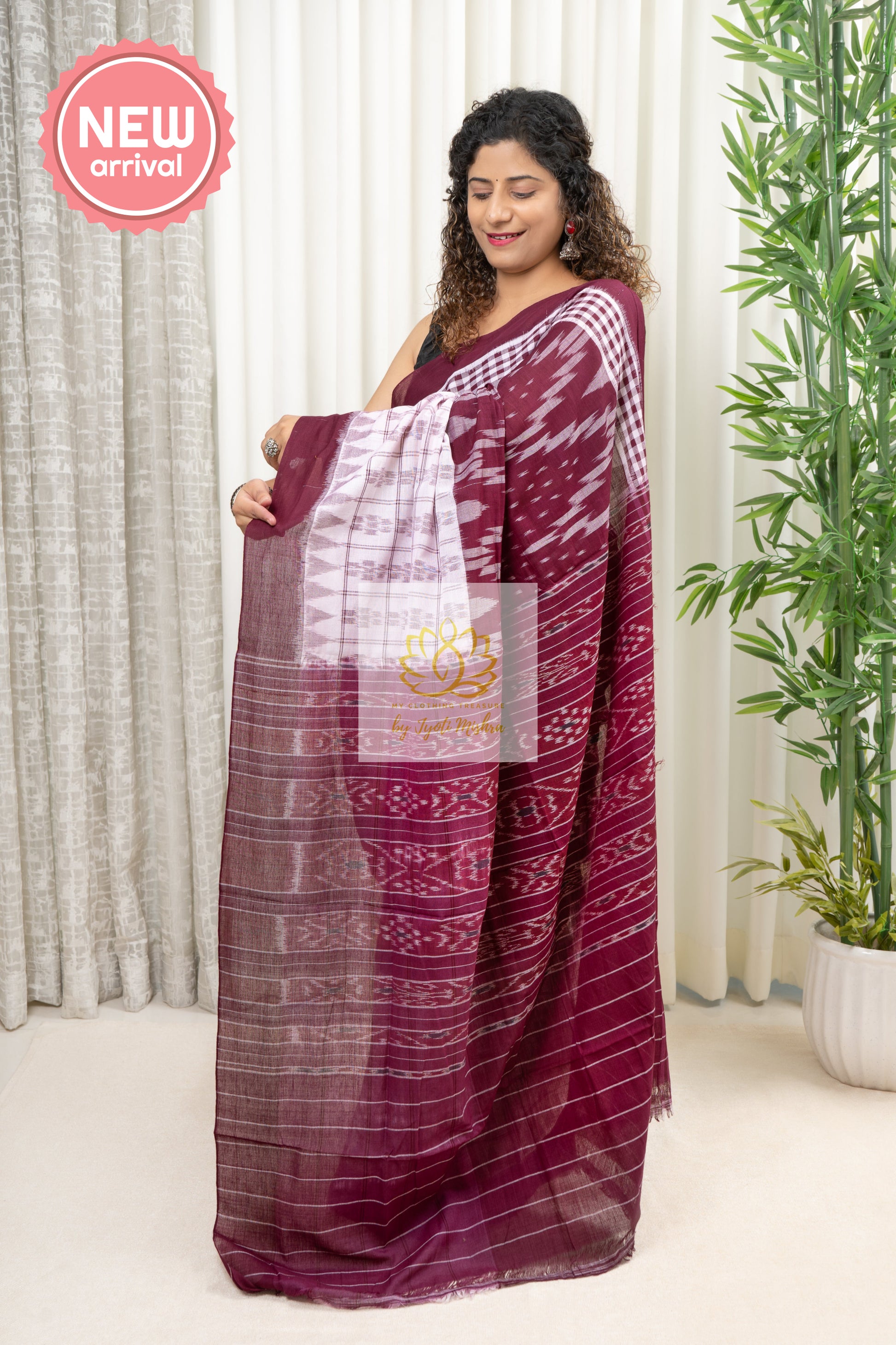 Odisha Ikkat Khandua Cotton Saree- Burgundy And White Saree