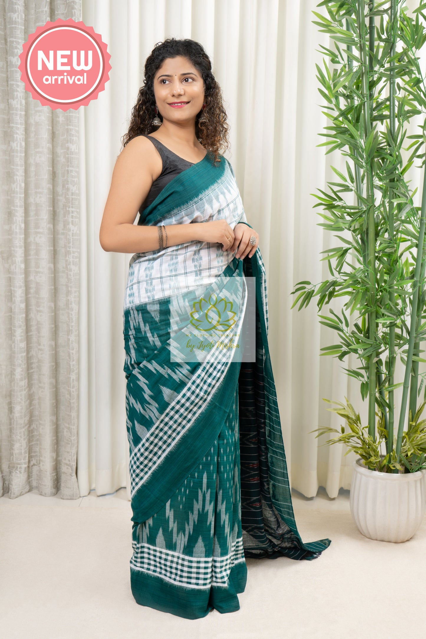 Odisha Ikkat Khandua Cotton Saree- Green And White Saree