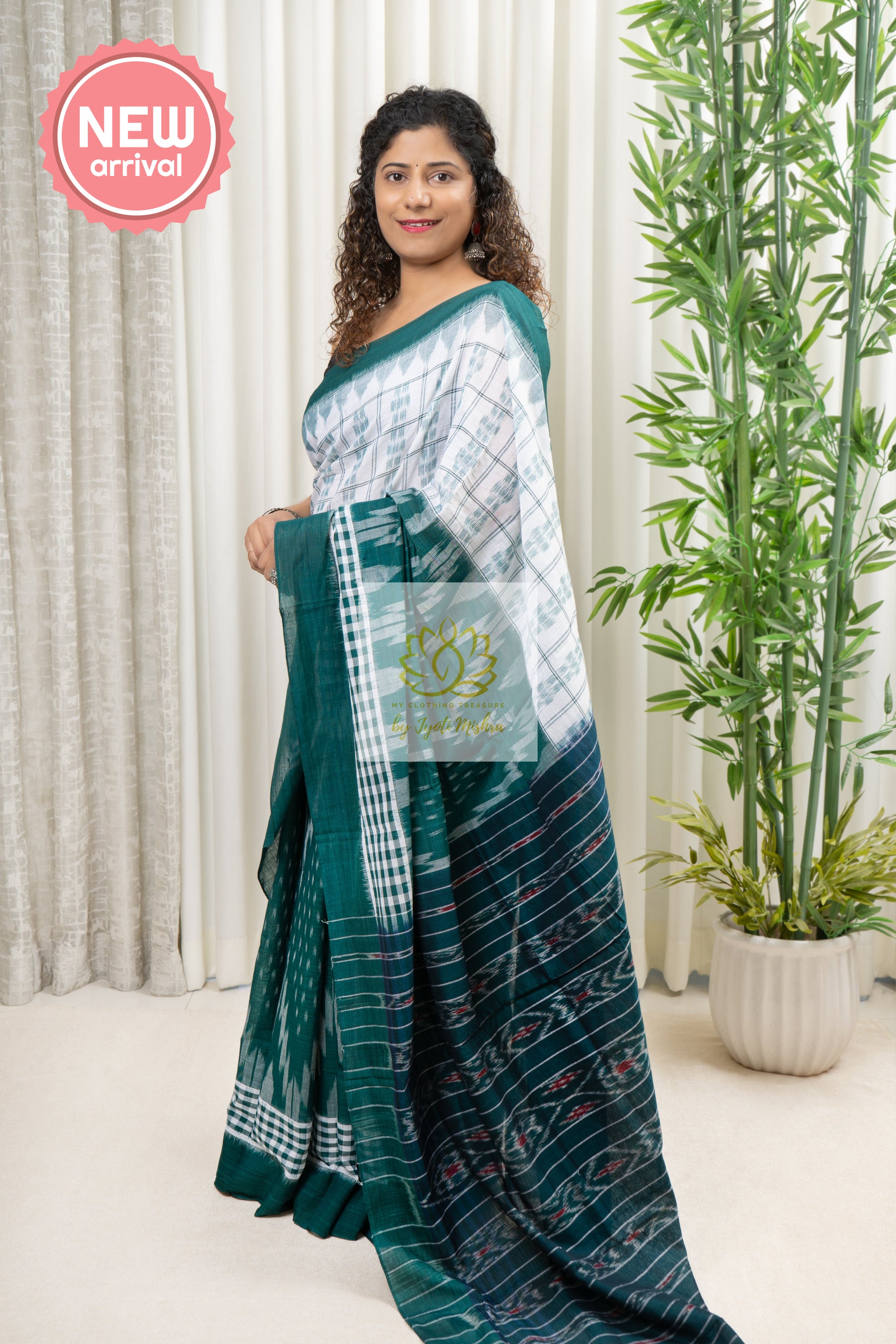 Odisha Ikkat Khandua Cotton Saree- Green And White Saree