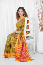 Load image into Gallery viewer, Odisha Ikkat Khandua Silk Saree - Mayura Chandrika- Dual Tone Henna
