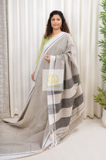 Load image into Gallery viewer, Off White Patteda Anchu Cotton Saree With Border (Black Checks)
