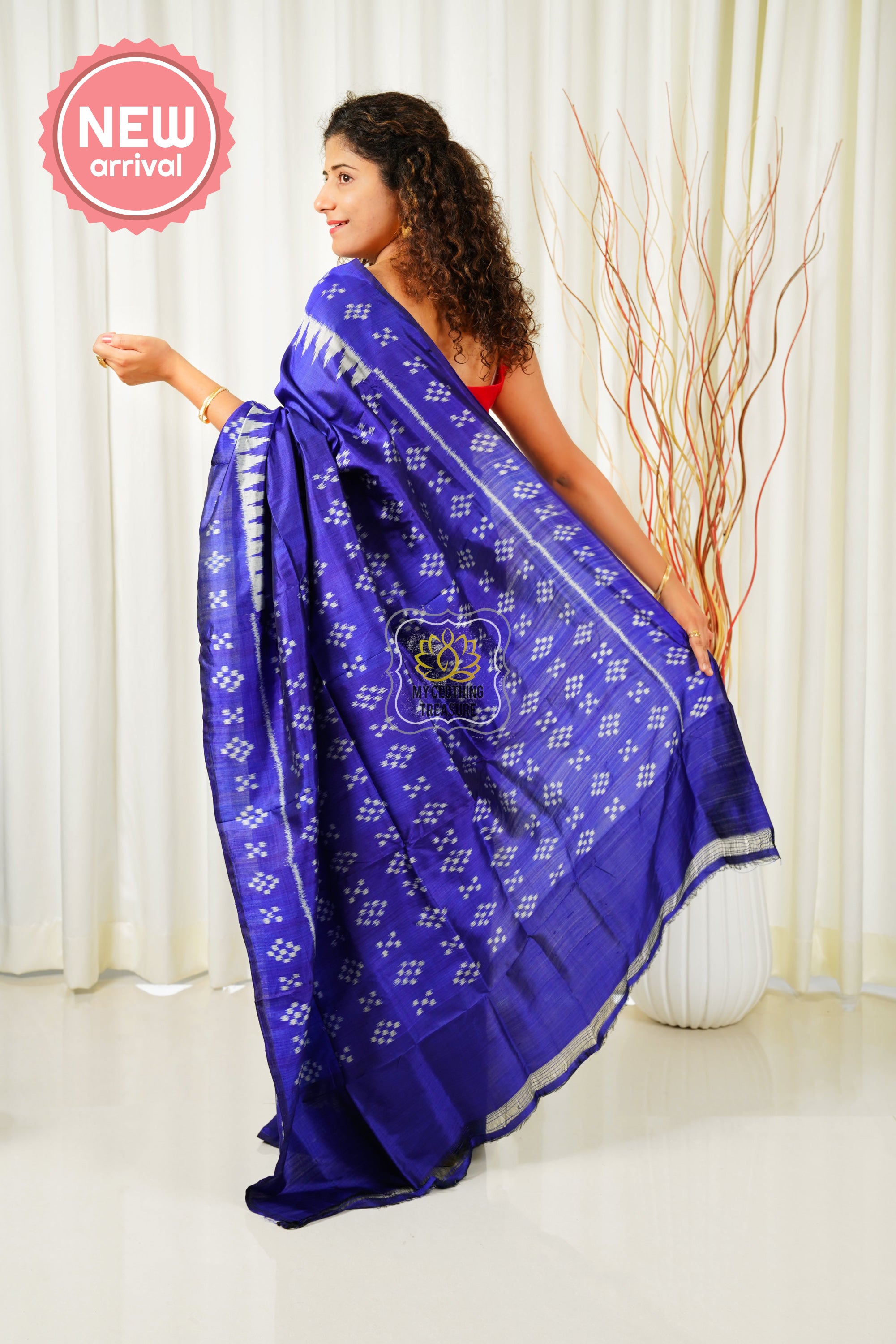 Pasapali Pallu Odisha Ikkat Khandua Silk Saree - Indigo