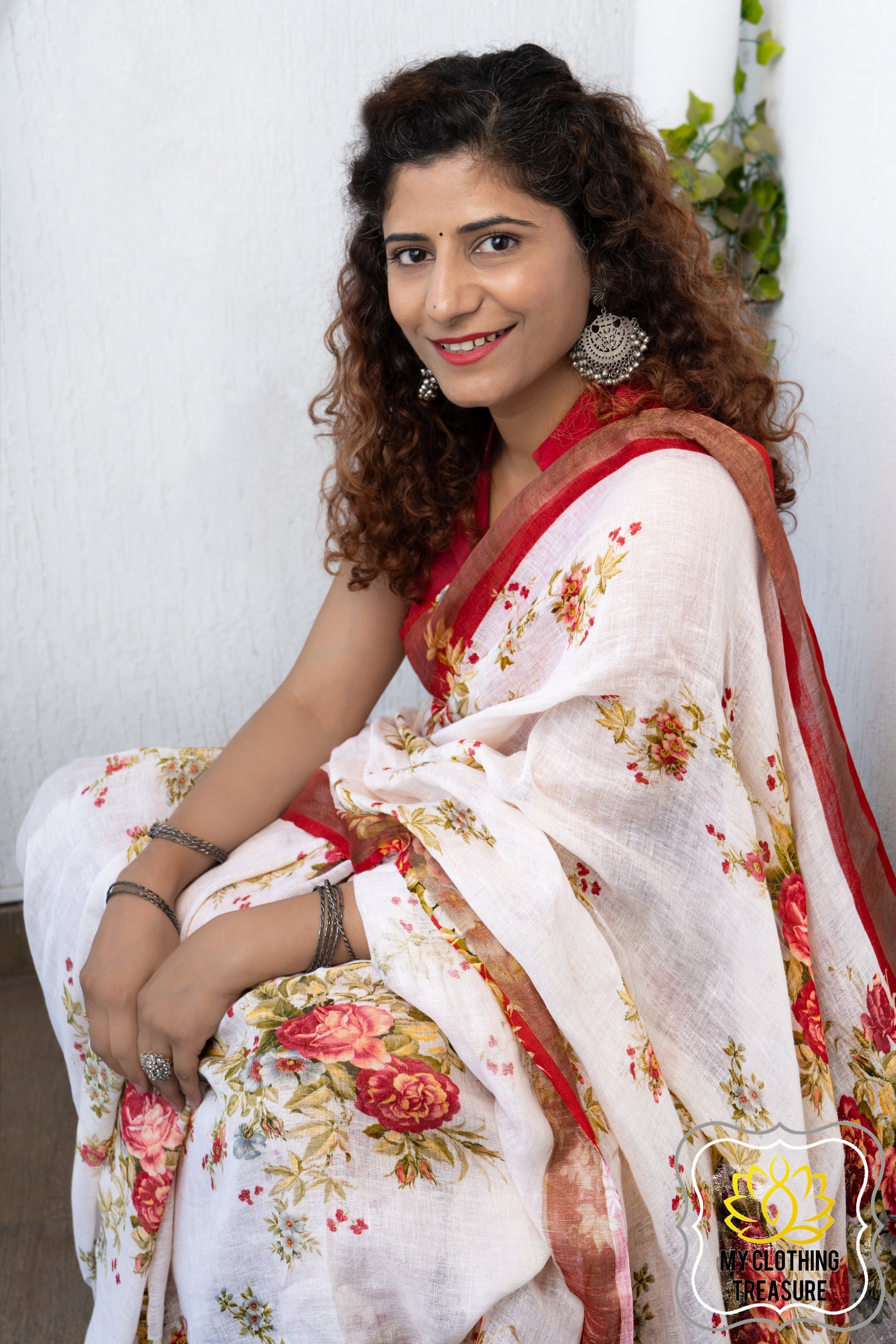 Pure Linen Floral Saree In White-Red