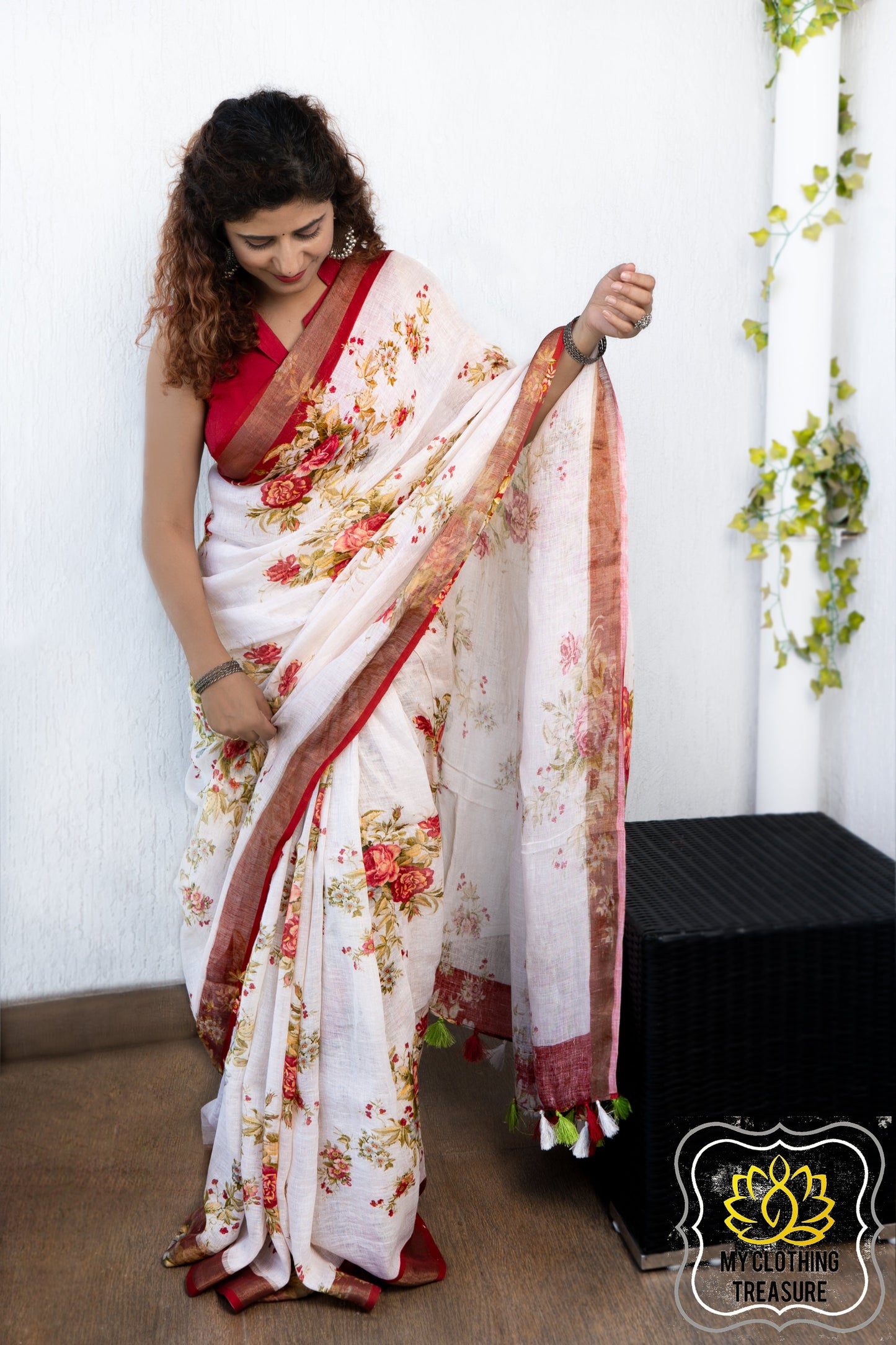 Pure Linen Floral Saree In White-Red