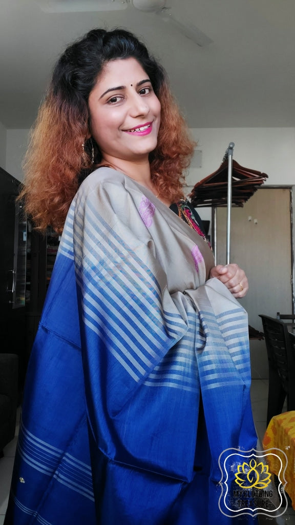 Handwoven Banana Pith Silk Saree- Greige And Navy Saree